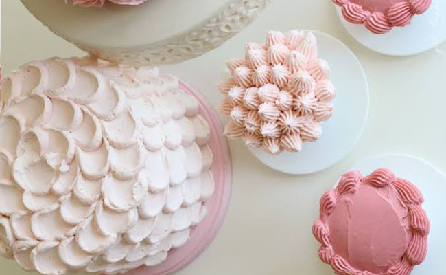 How to Frost a Cake with Buttercream - Step-by-Step Tutorial (Photos)
