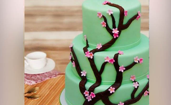 21 Modern Birthday Cakes For Girls & Ladies