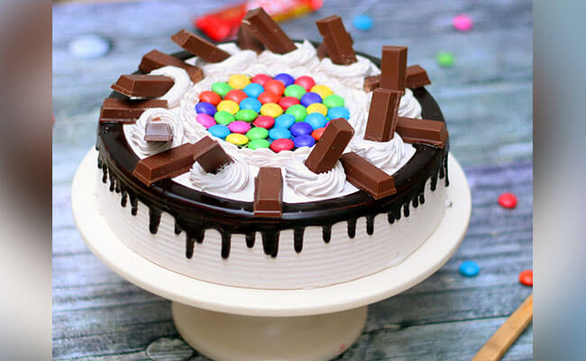 5 chocolate cake decoration simple ideas for a minimalist dessert display