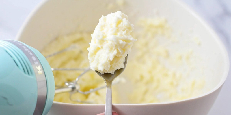 creaming butter and sugar for cake