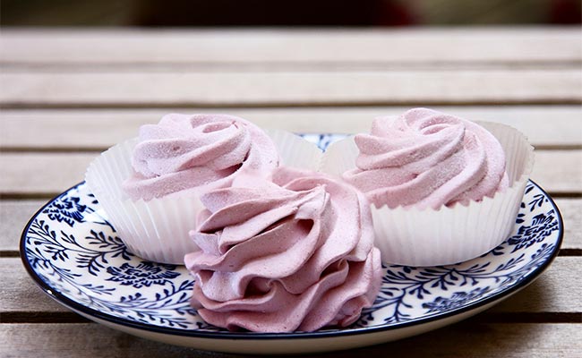 pink-and-white-floral-ceramic-plate-2