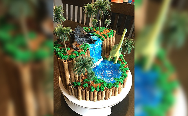 inosaur Roar Cake