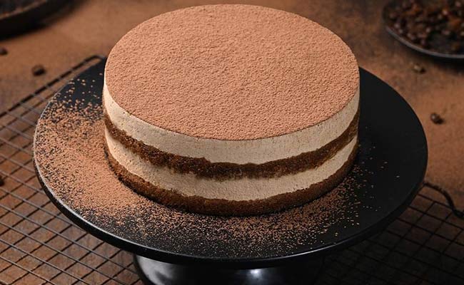 Eggless Tiramisu Cake