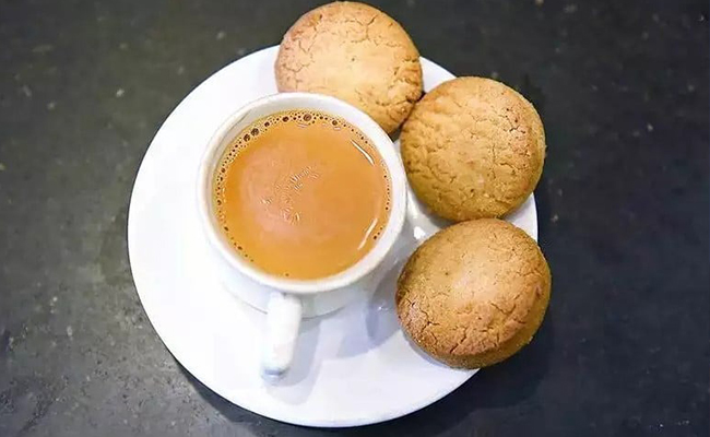 Irani Chai with Osmania Biscuits