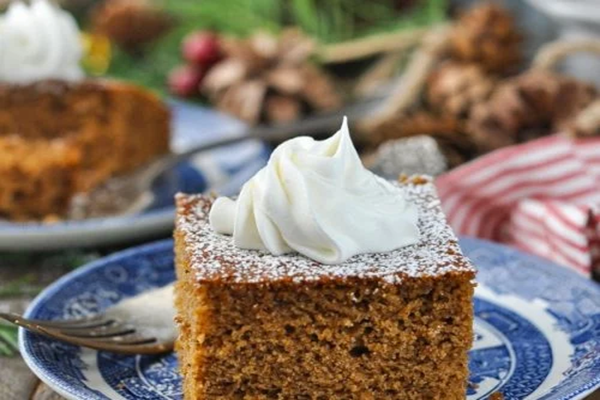 Classic Gingerbread Cake