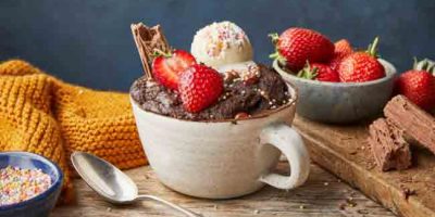 easy mug cake recipe for a quick dessert