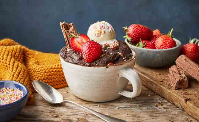 easy mug cake recipe for a quick dessert