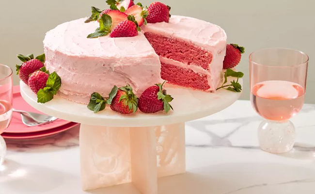 The Key to a Perfect Strawberry Cake