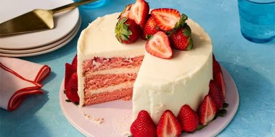 ultimate strawberry cake fresh fruity fabulous